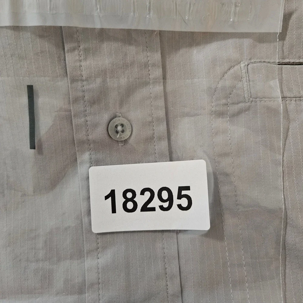 The North Face Mens‎ Gray Pinstripe Short Sleeve Button Up Shirt Size Medium